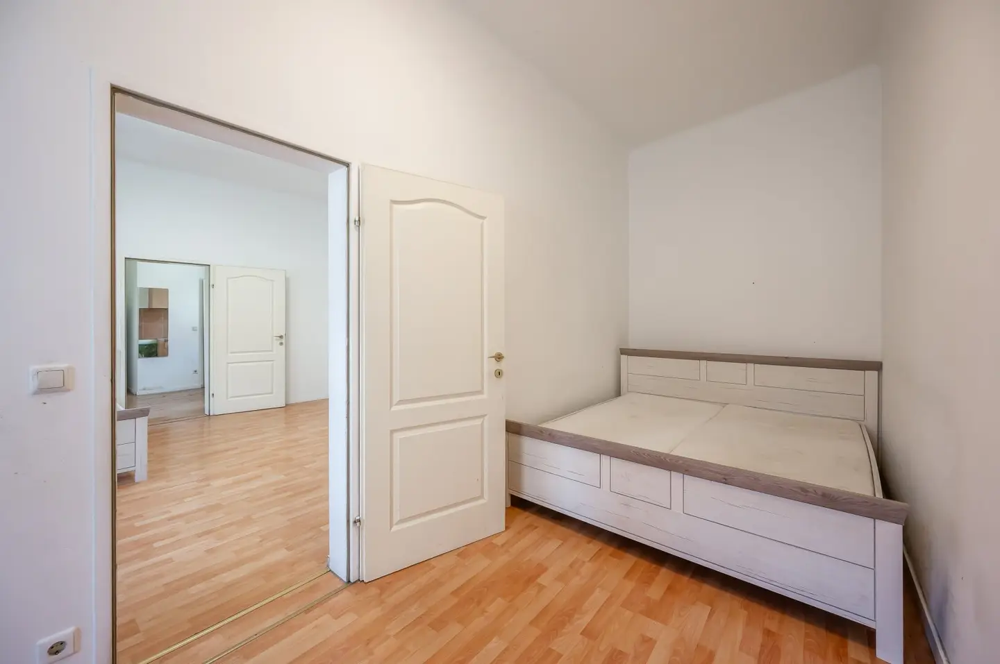 ++NEU++ Renovierungsbedürftige 2-Zimmer-Altbauwohnung mit 45 m², Parkett und U-Bahn-Nähe in Brigittenau