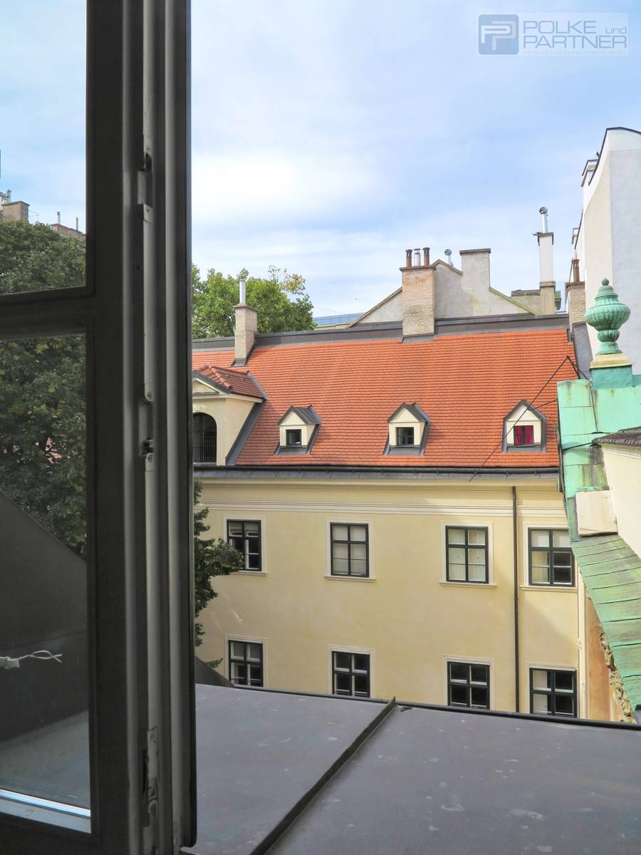 Dachgeschosswohnung quiet bright ambience