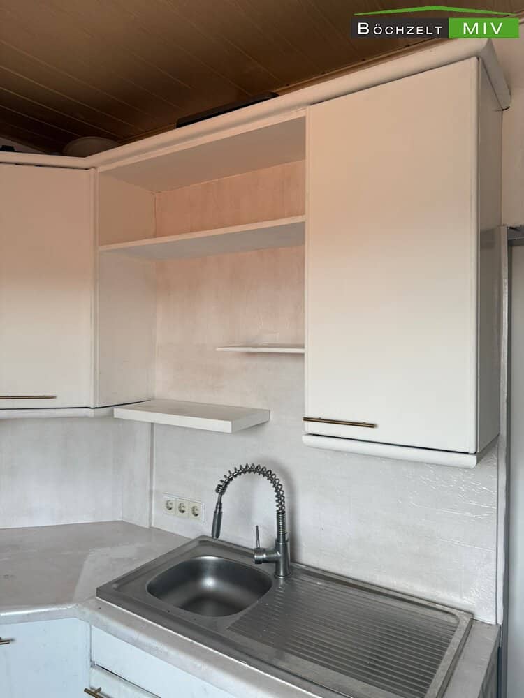 Wohnung mit Loggia nahe Verkehrsmittel