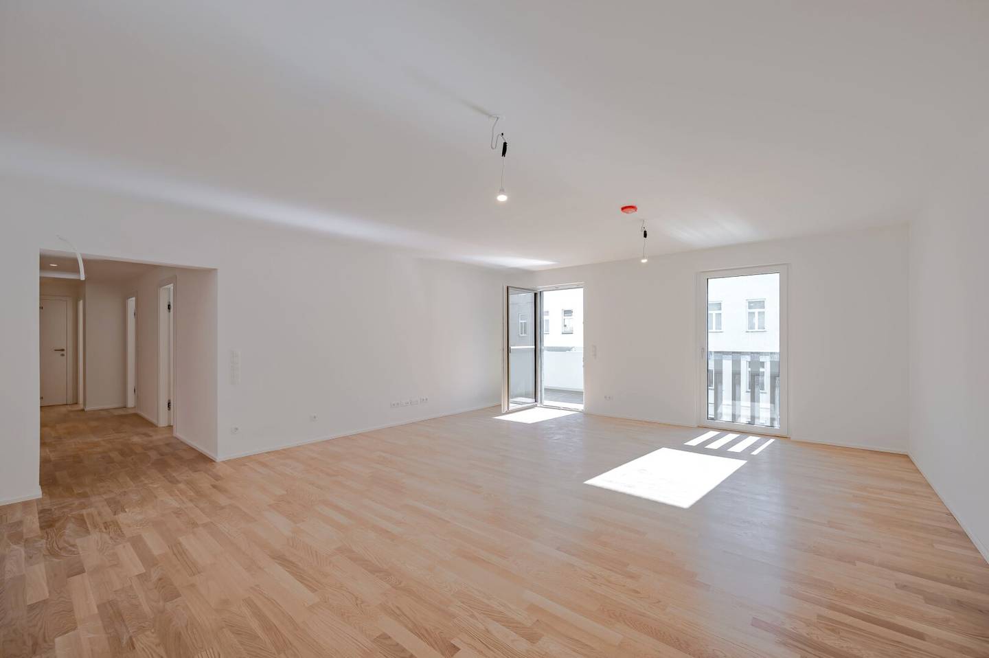 New Great 4 room new build apartment (First occupancy) Best location