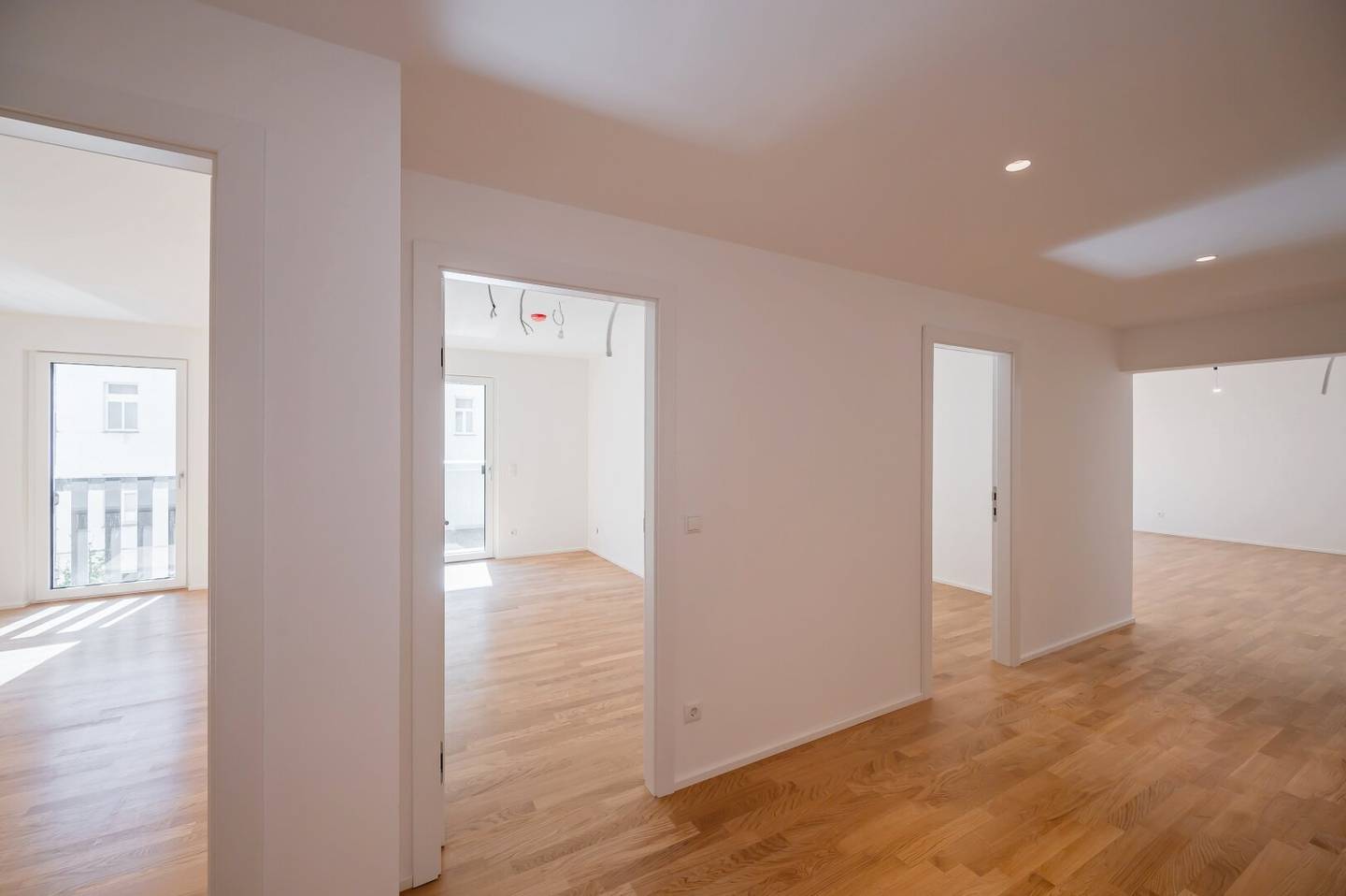 New Great 4 room new build apartment (First occupancy) Best location