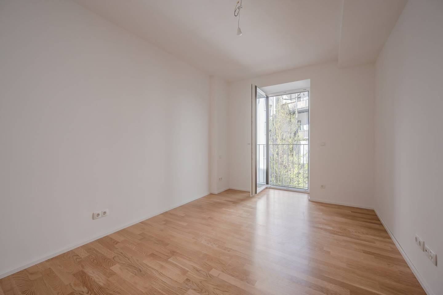 ++NEW++ great 3 room old building apartment with terrace (First occupancy) TOP LOCATION