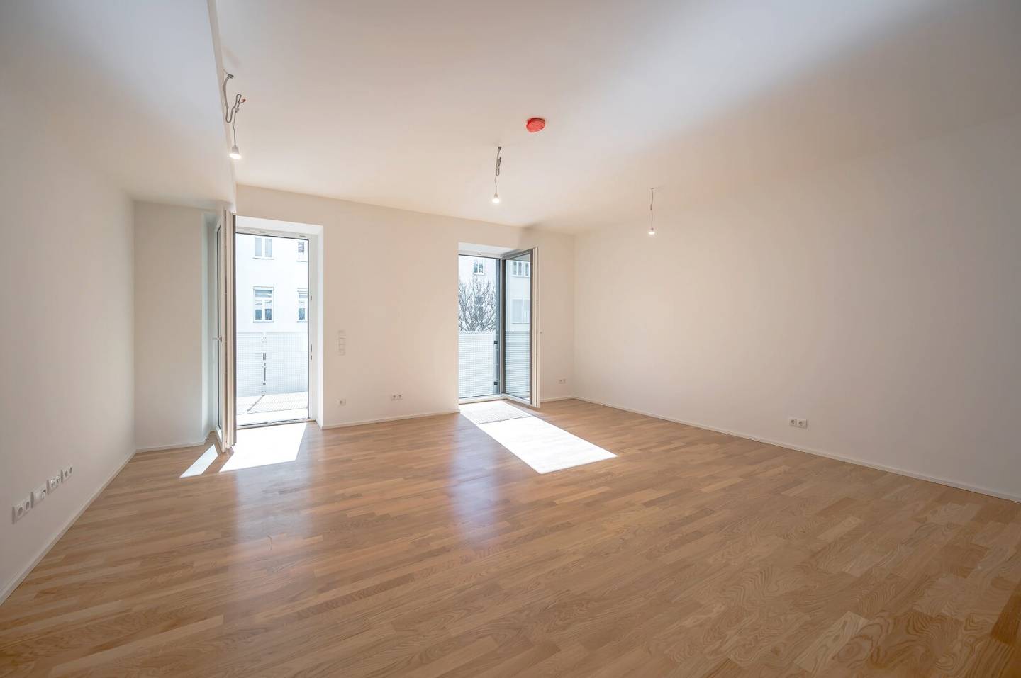 ++NEW++ great 3 room old building apartment with terrace (First occupancy) TOP LOCATION