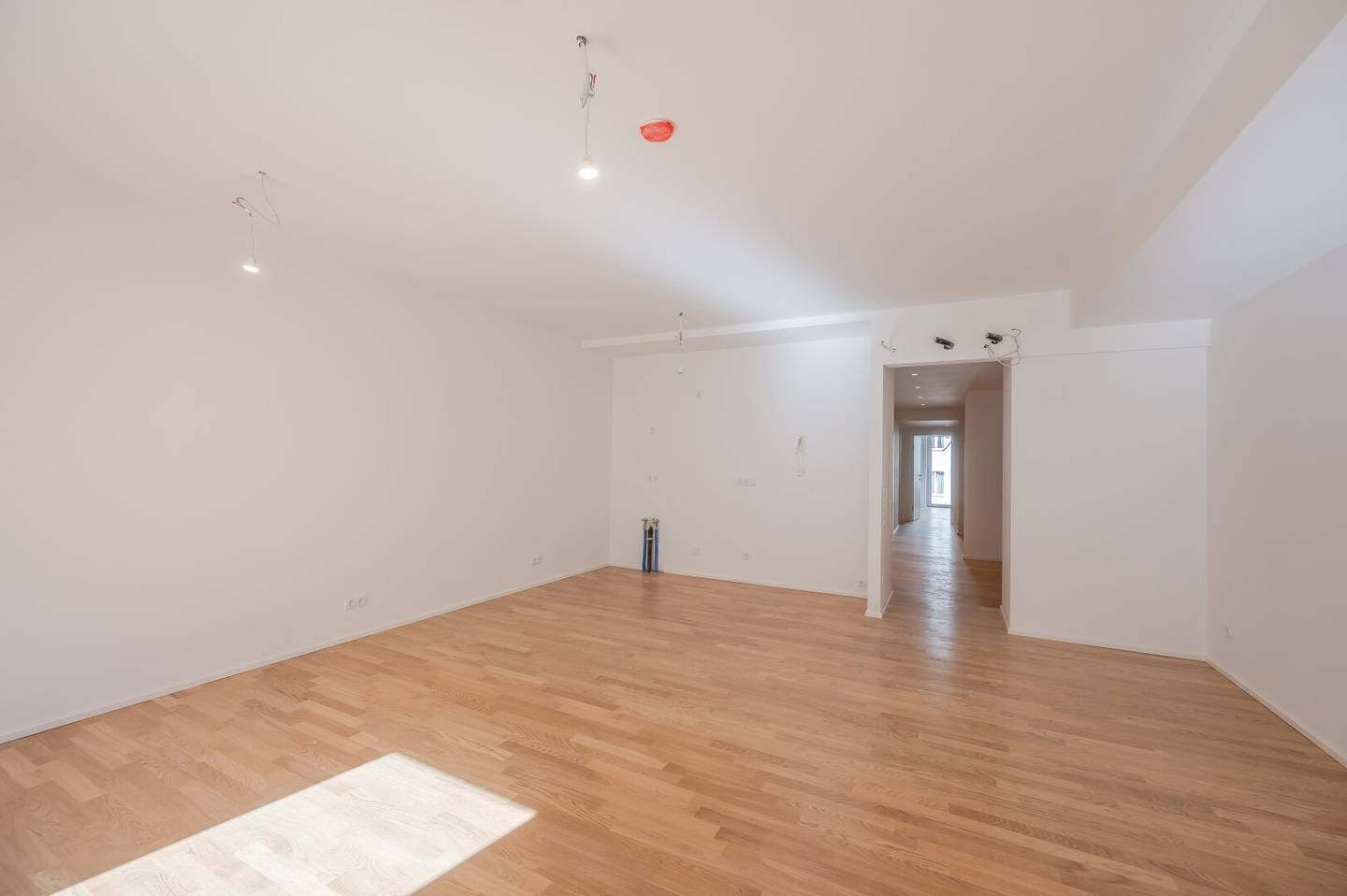 ++NEW++ great 3 room old building apartment with terrace (First occupancy) TOP LOCATION