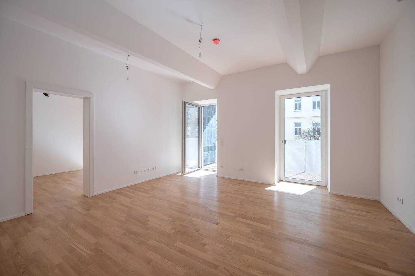 ++NEW++ exceptional 2 room old building apartment (First occupancy) BEST LOCATION!
