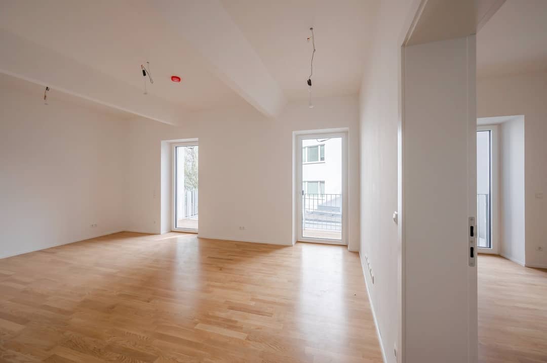 Erstbezug Altbauwohnung Loggia Bestlage