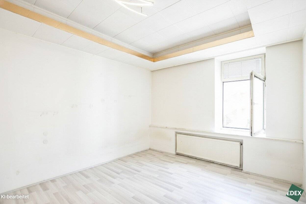 1-Zimmer-Wohnung mit Sanierungsbedarf und Potenzial zur 2-Zimmer-Lösung bei der U3