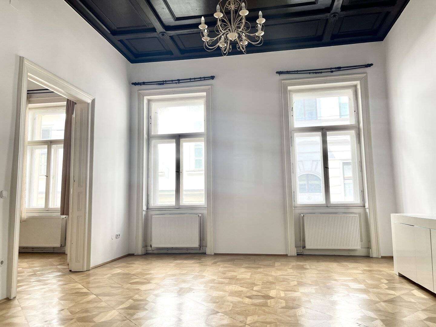 Dream old building apartment with terrace directly at Karlskirche