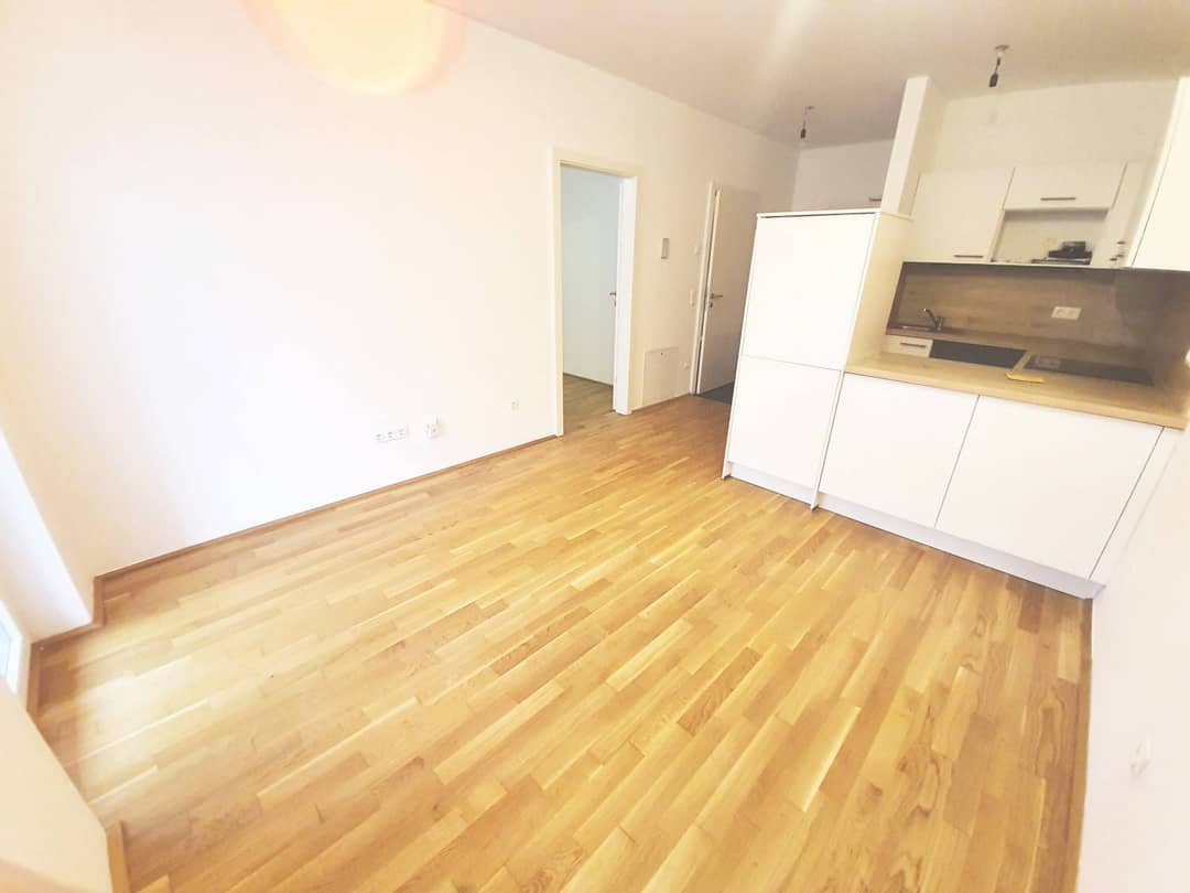 Apartment with loggia in a quiet side street