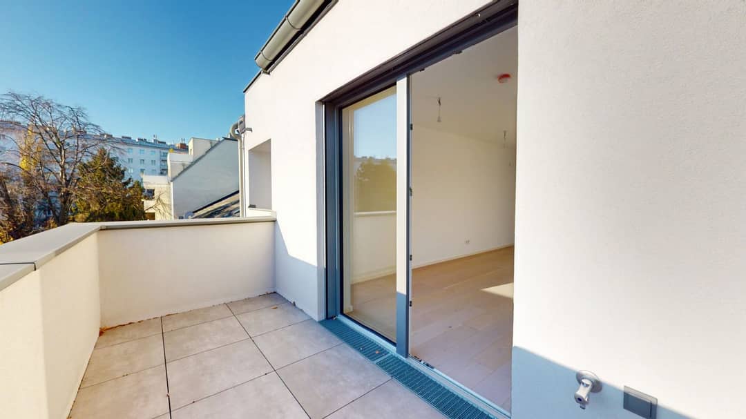 Newly built apartment with courtyard balcony