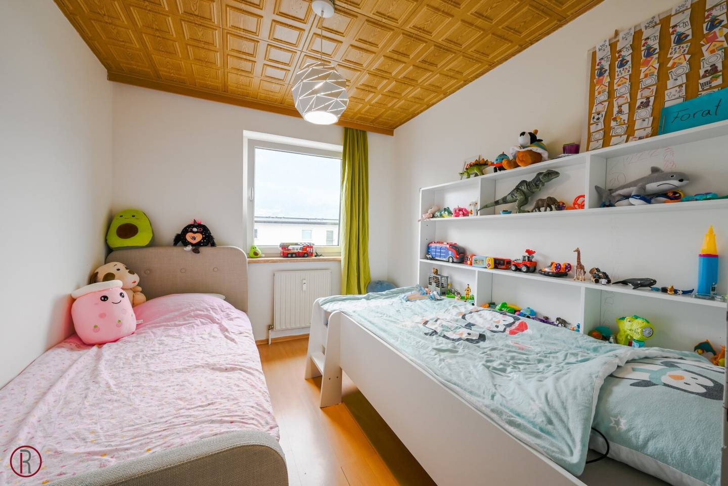 Etagenwohnung mit Balkon und Bergblick in zentraler Lage