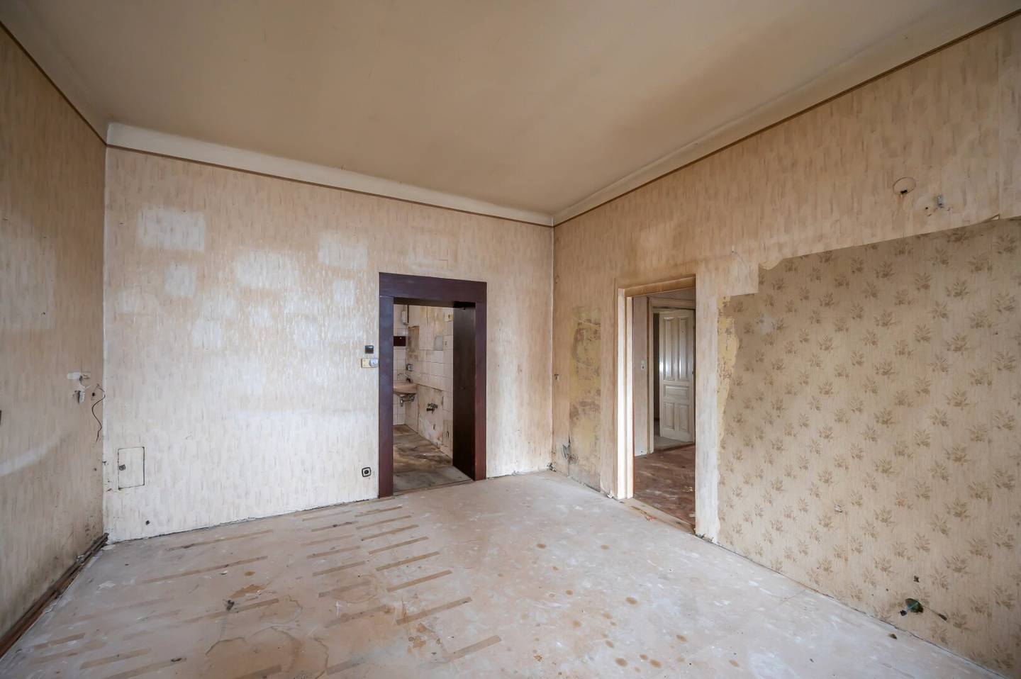 ++KLNB121++ renovation needed 1 room apartment in very good location Airbnb