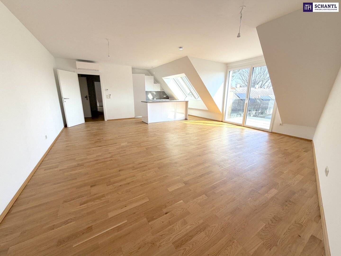 Leben zwischen Stadt und Natur – Exklusive Dachgeschosswohnung mit Ostbalkon!