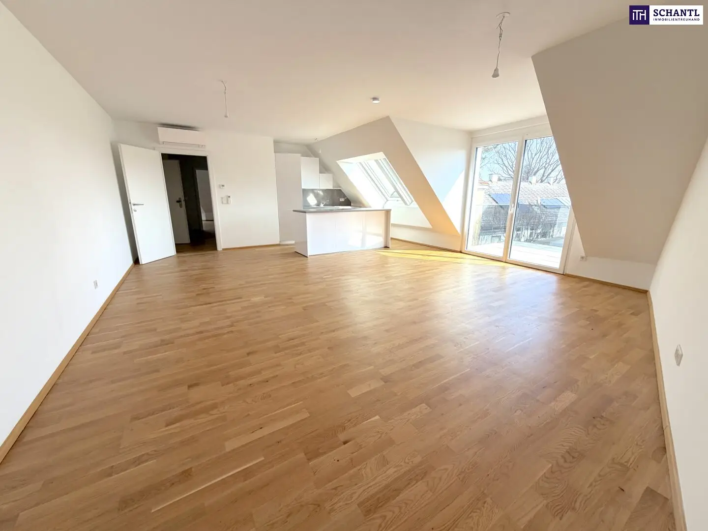 Leben zwischen Stadt und Natur – Exklusive Dachgeschosswohnung mit Ostbalkon!