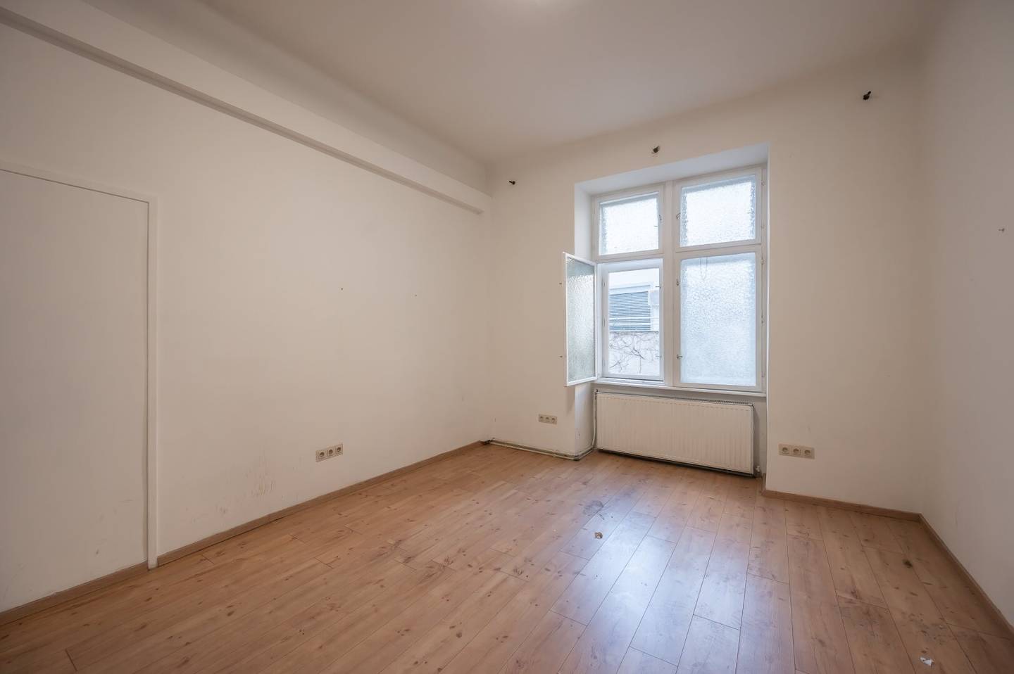 Wohnung raised ground floor Vienna balcony Airbnb ready