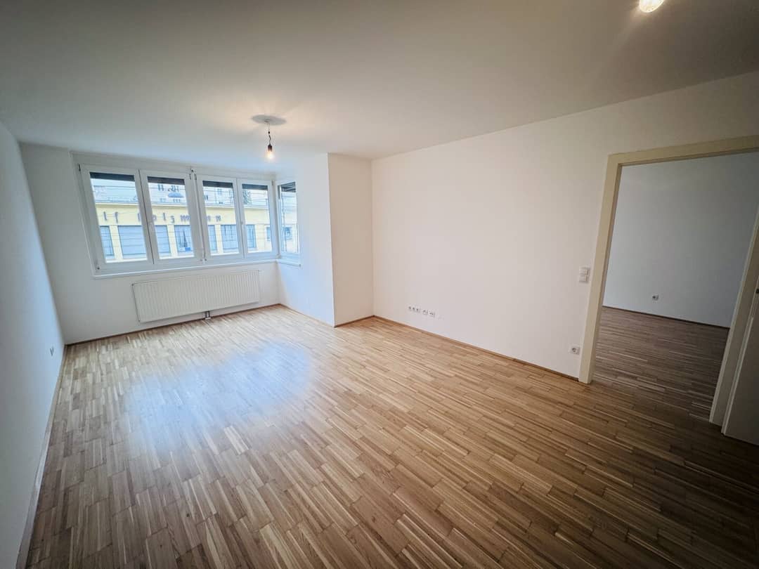 Gepflegte Zwei Zimmer Wohnung Mit Einbauküche Zentral Lage