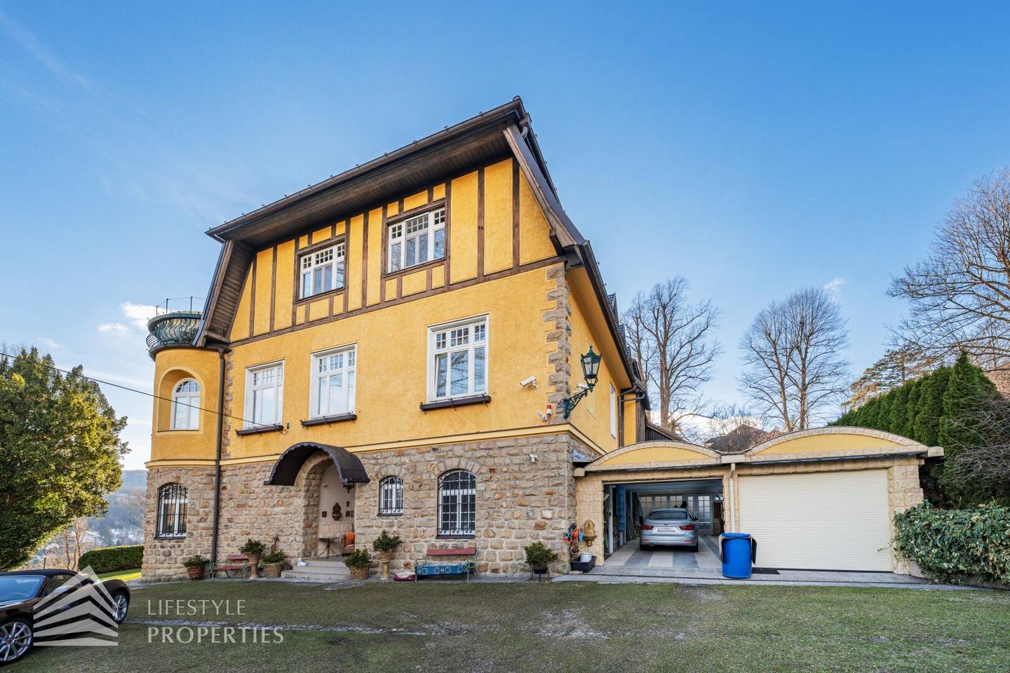 Historische Villa mit Garten im Wienerwald