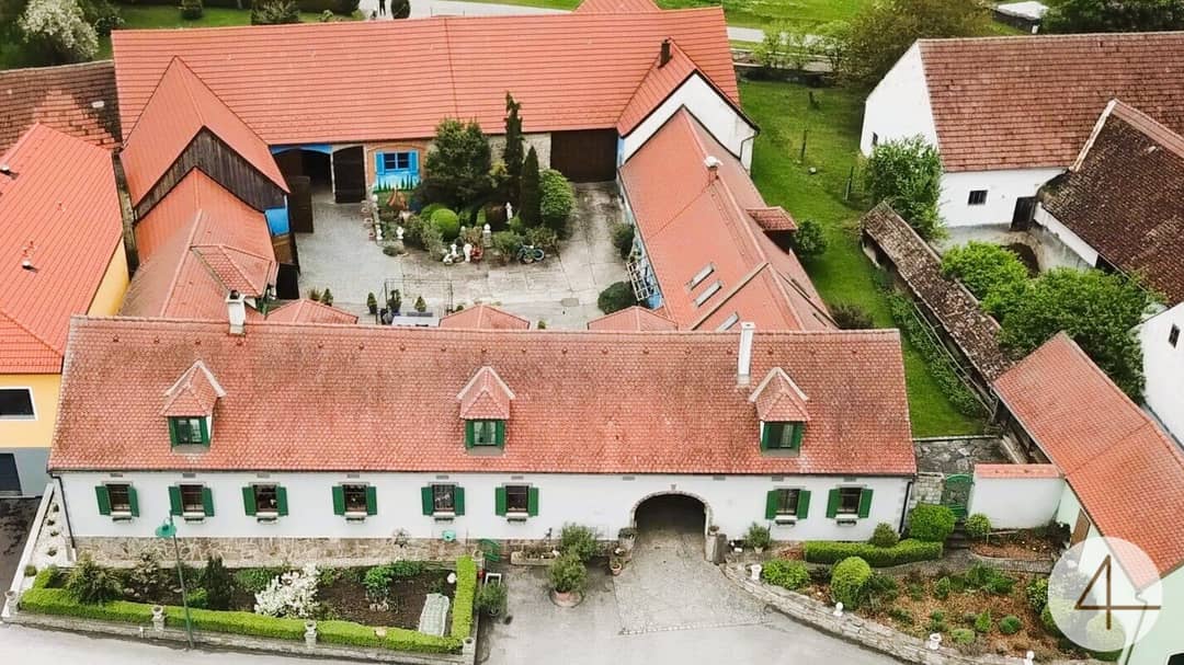 Farmhouse in Röhrenbach, 550m²