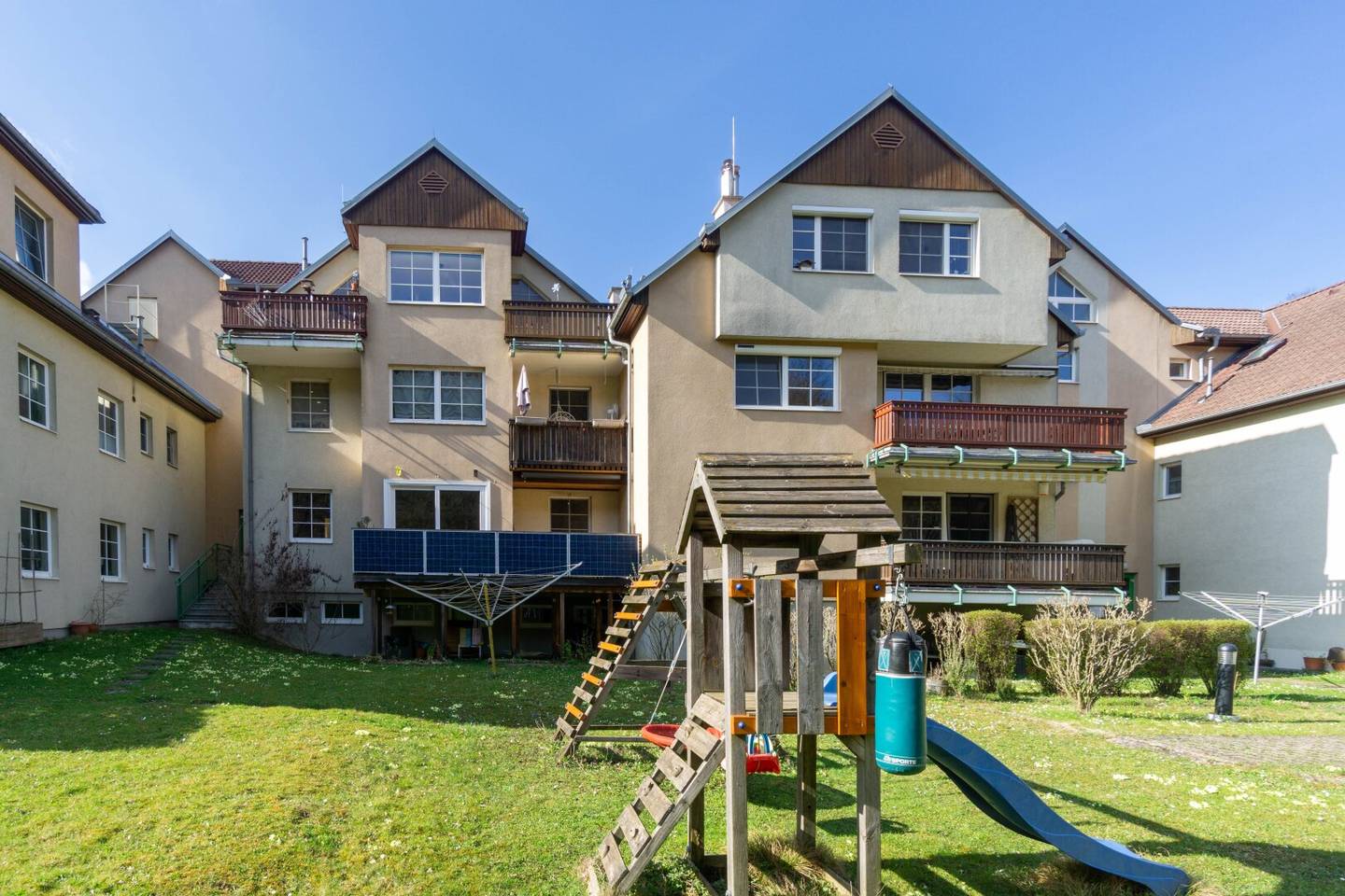 Dachgeschosswohnung sonnige Balkone Wienerwaldsee