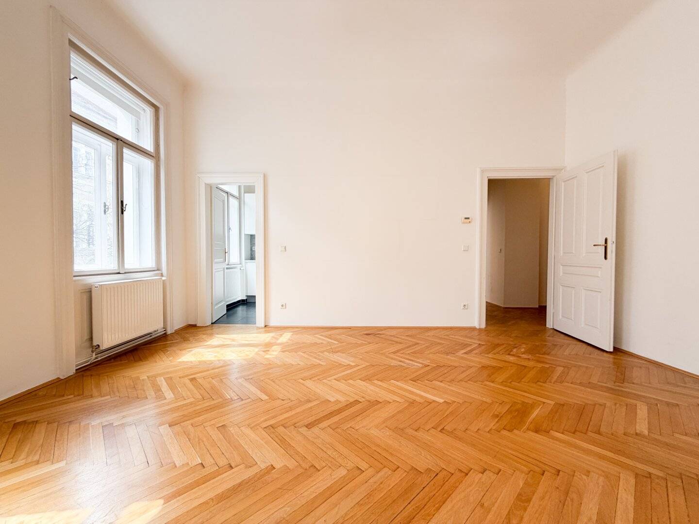 Altbauwohnung hofseitig hell ruhige Balkonoption
