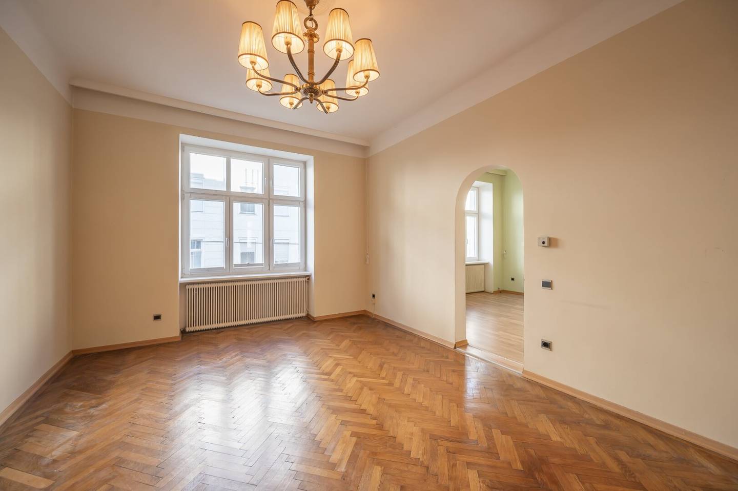 ++NEU++ 4-Zimmer ALTBAUWOHNUNG in ruhiger Lage! - Sanierungsbedürftig