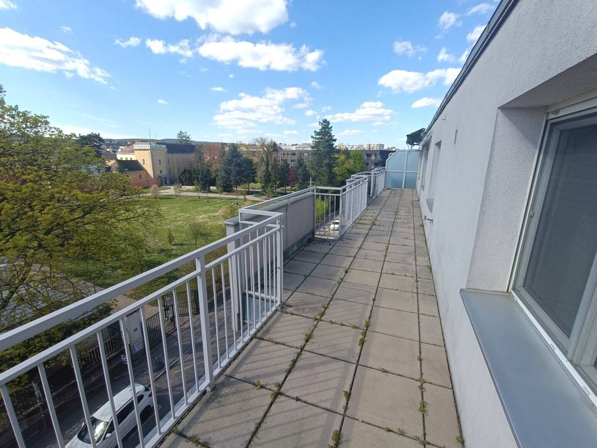 3-Room Apartment with Terrace in Liesing