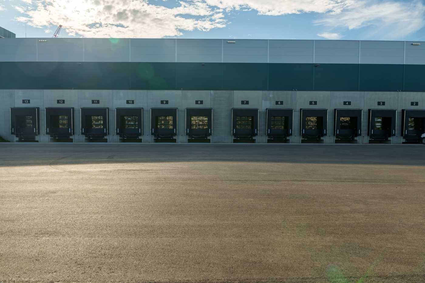 Logistics spaces Bruck A4 to rent
