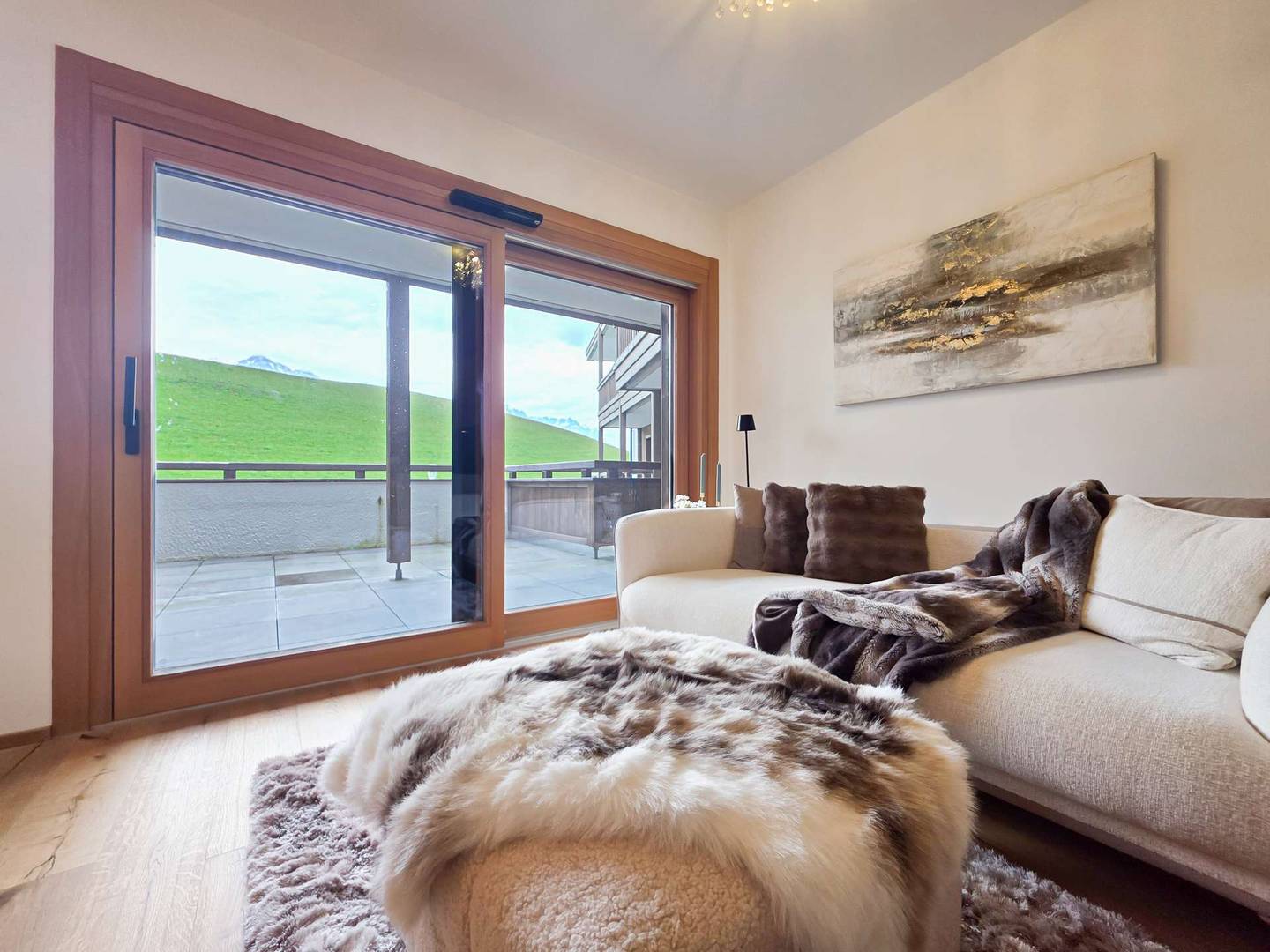 Fully furnished apartment with a spacious terrace and a high quality kitchen