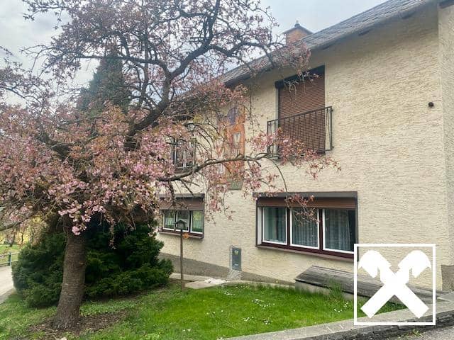 Furnished ground floor apartment with quiet view