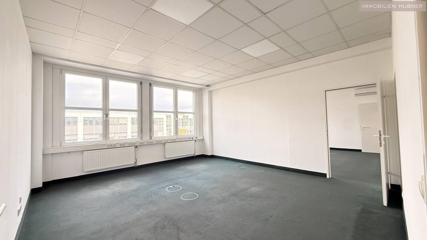 Commission-free office in Schwechat