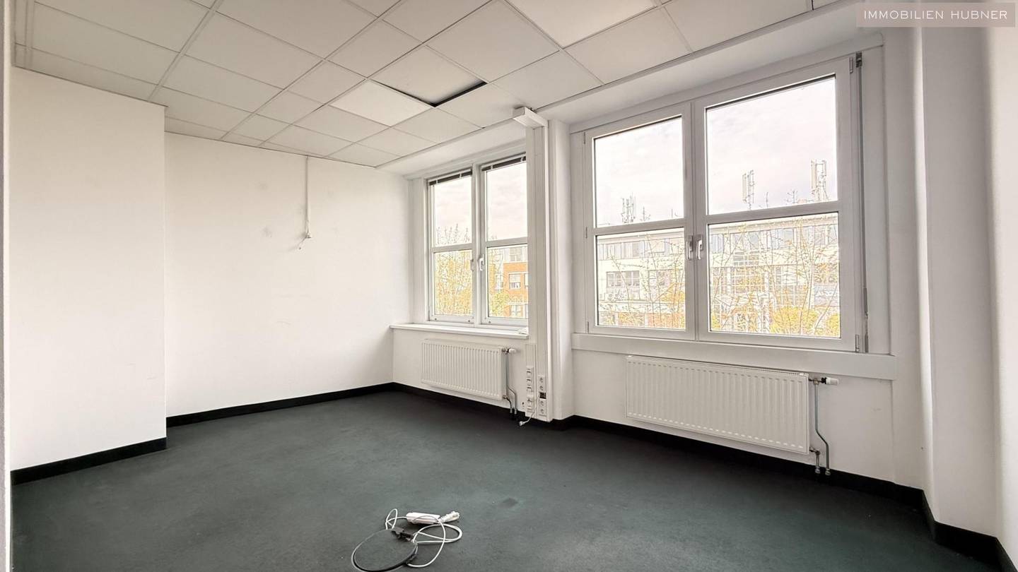Commission-free office in Schwechat