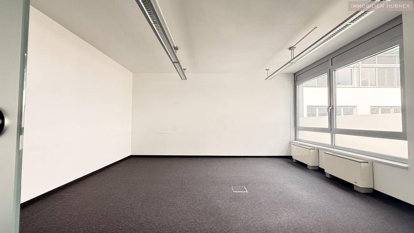 Office 357 m² Concorde Business Park