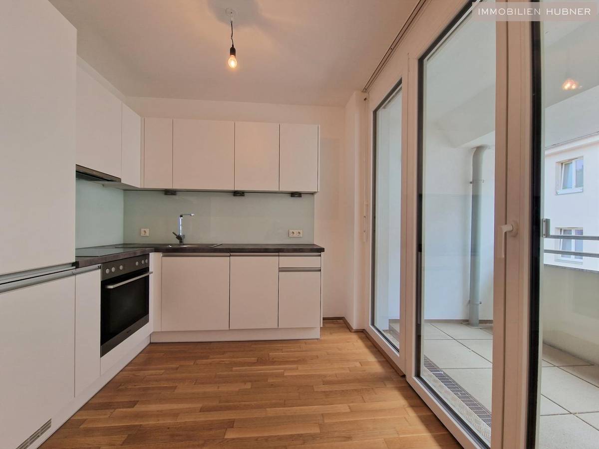 New Build Flat Oswaldgasse with Loggia