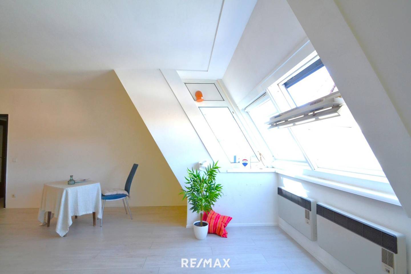 Wohnung mit Tiefgaragenplatz und Donauausblick