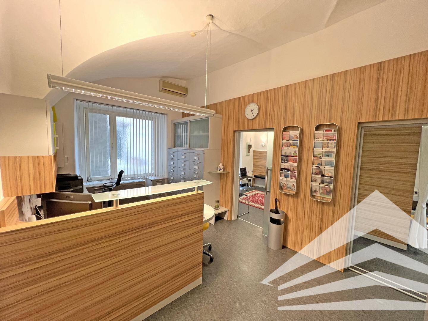 Doctor's Practice 90m² Linz Main Square