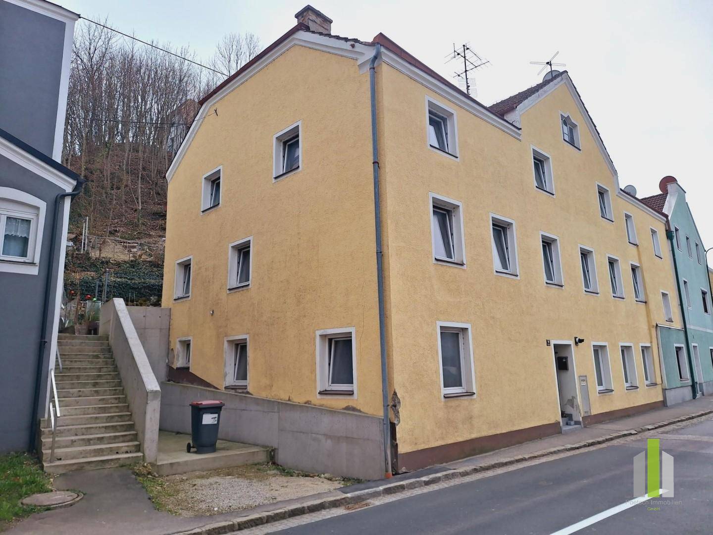 Sanierungsbedürftiges Mehrfamilienhaus Mauerkirchen