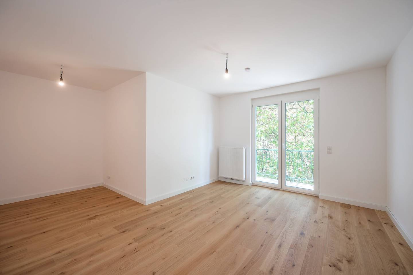 Wien 14: Kleine Wohnung mit Balkon, ca. 27 m², 1 Zimmer