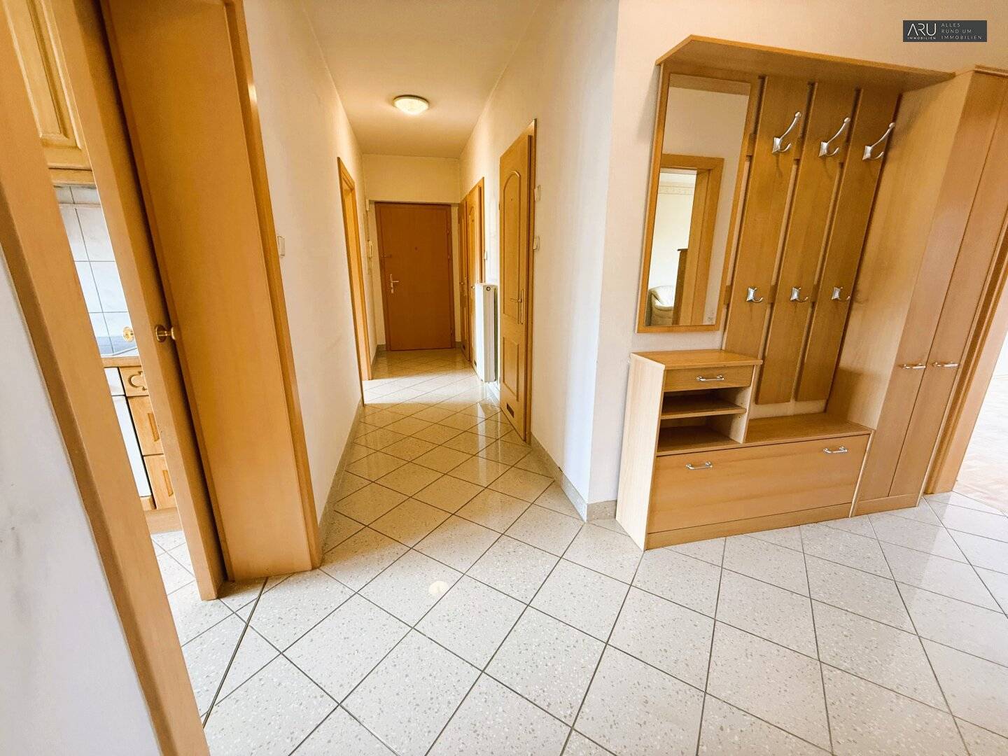 Großzügige Wohnung mit Loggia und ruhiger Lage
