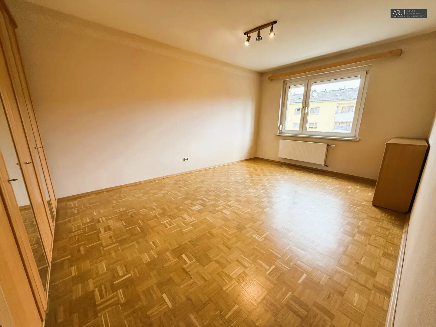 Spacious apartment with loggia in a quiet location