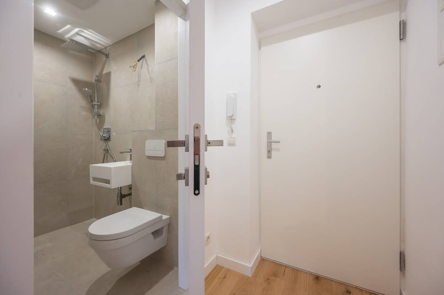 ++NEW++ Modern 1-Bedroom Apartment in a Quiet Residential Location