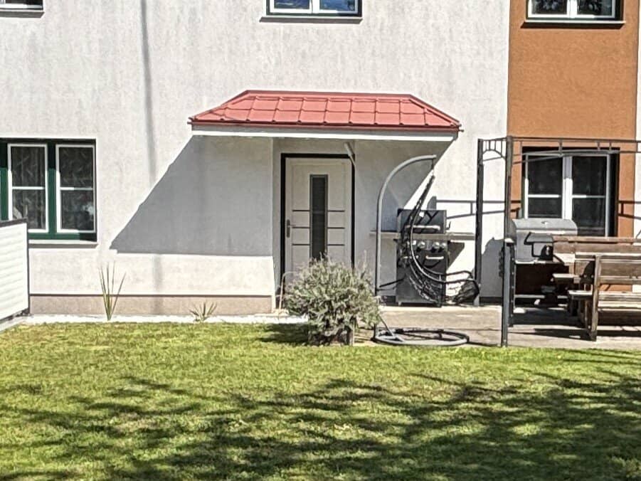 Multi-family house in Roitham, 264m²