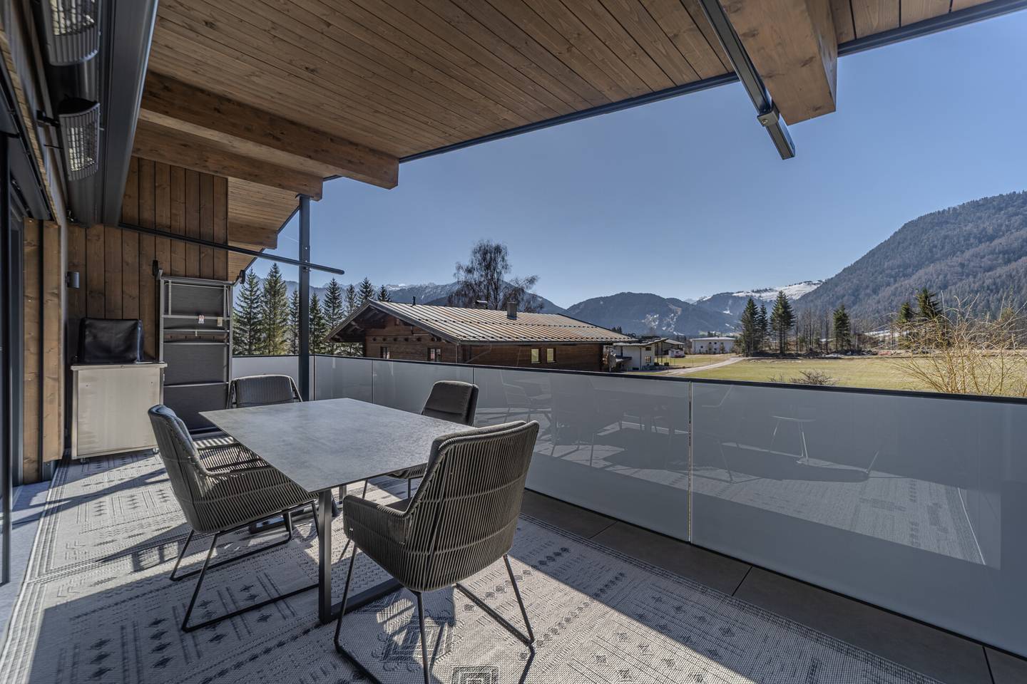 Dachgeschosswohnung mit Wohnrecht und Terrasse