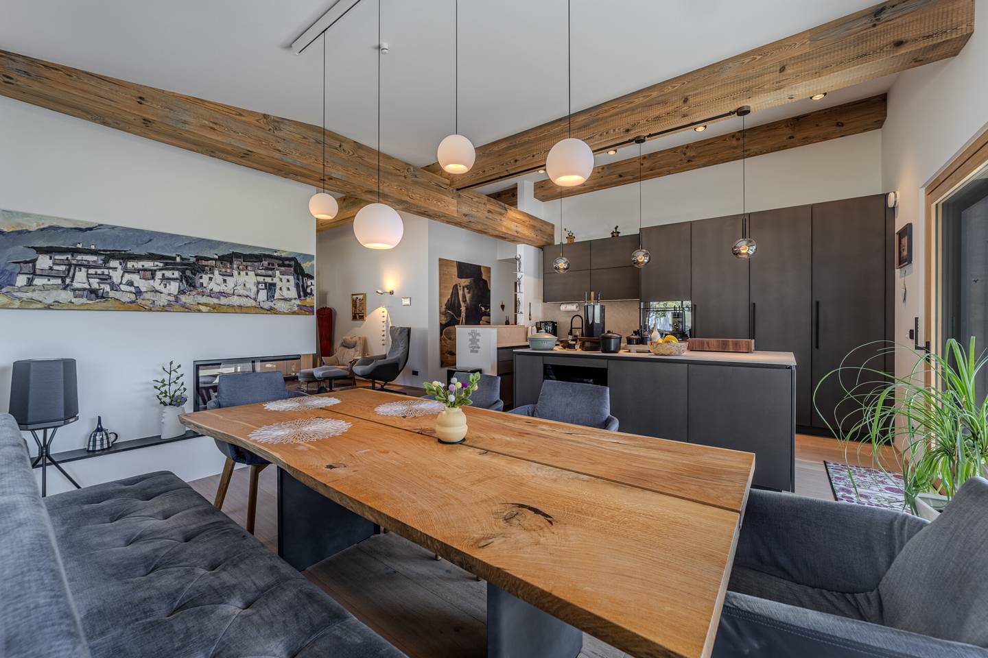Dachgeschosswohnung mit Wohnrecht und Terrasse