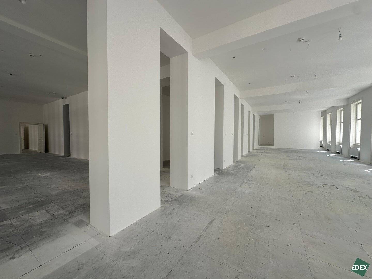 Repräsentatives Altbau Büro mit Terrasse nahe Rathaus