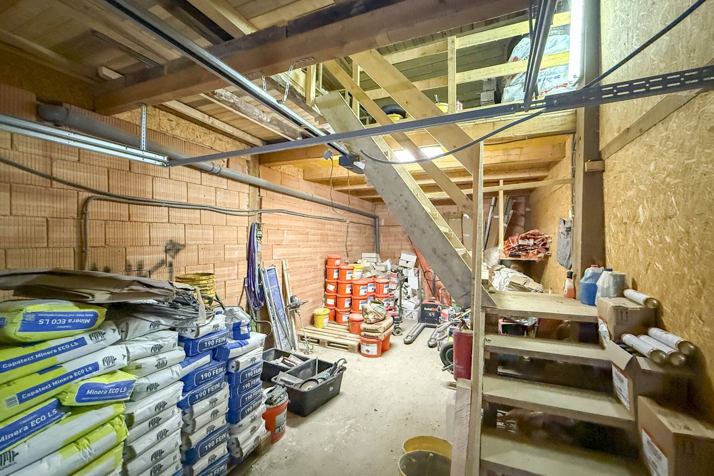 Lagerfläche mit Büro, 156 m²