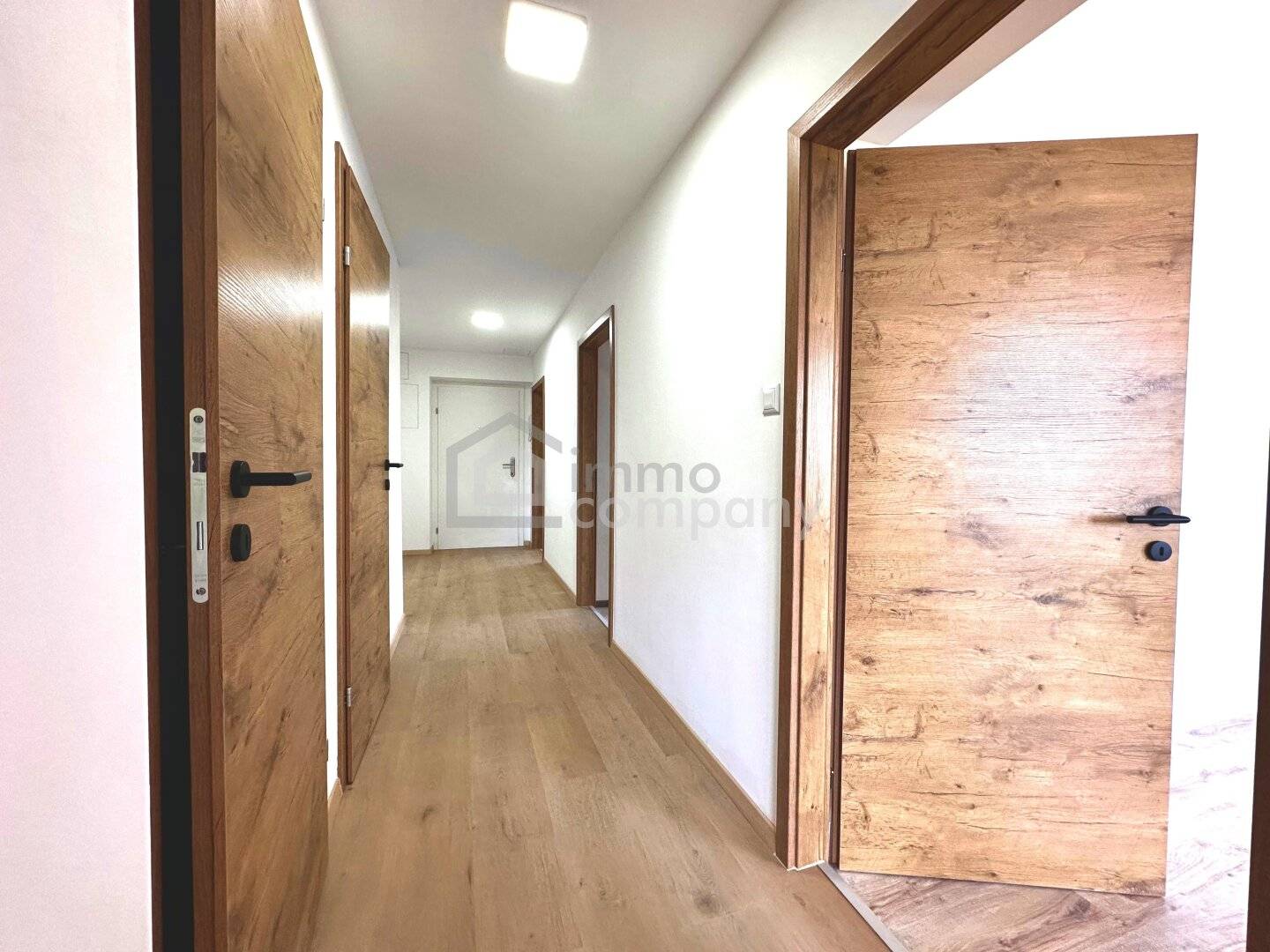 Three room apartment with balcony and elevator