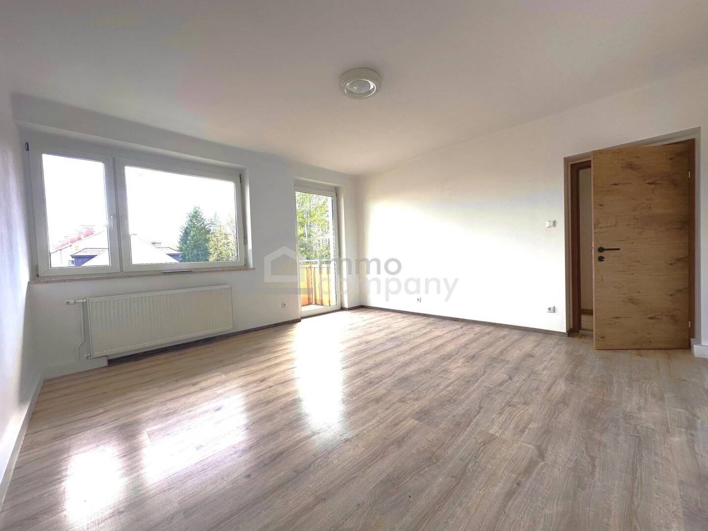 Three room apartment with balcony and elevator