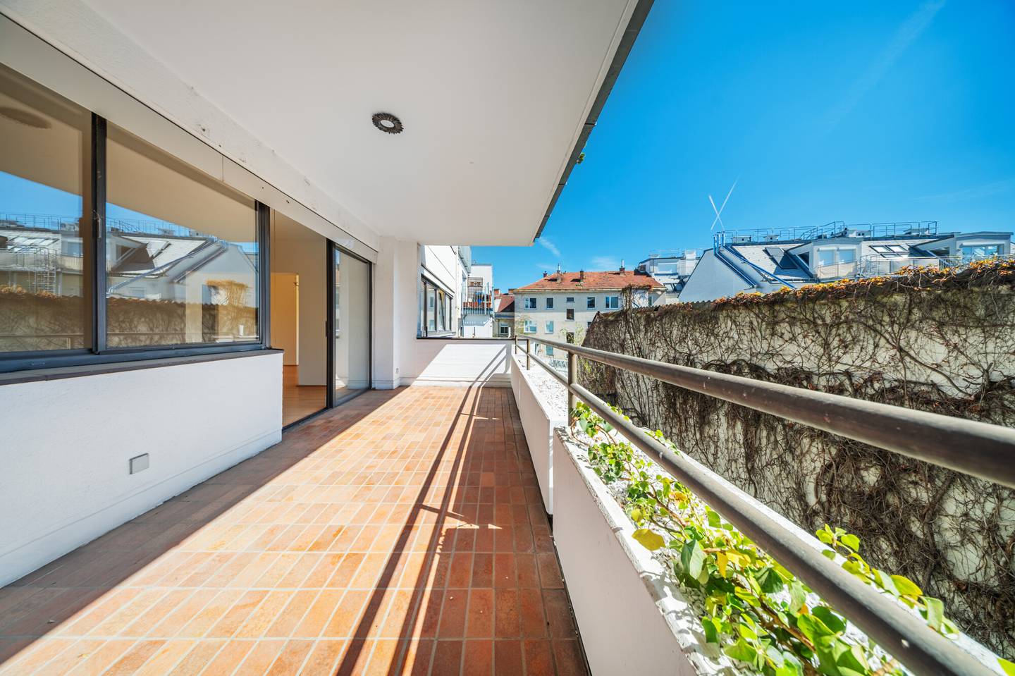 Vierzimmerwohnung mit Balkon im Grünen
