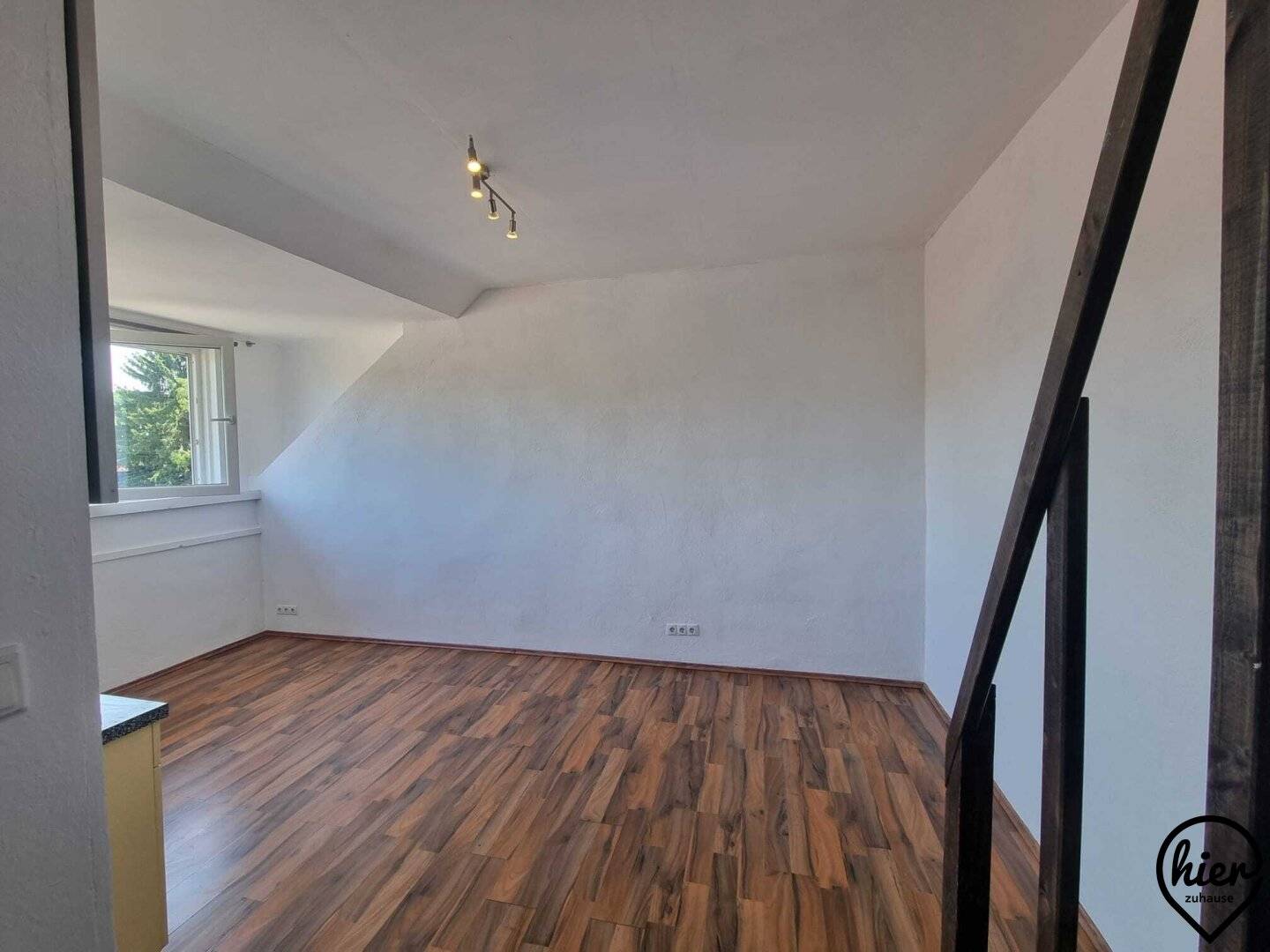 Dachgeschosswohnung ruhige Lage möblierte Wohnküche