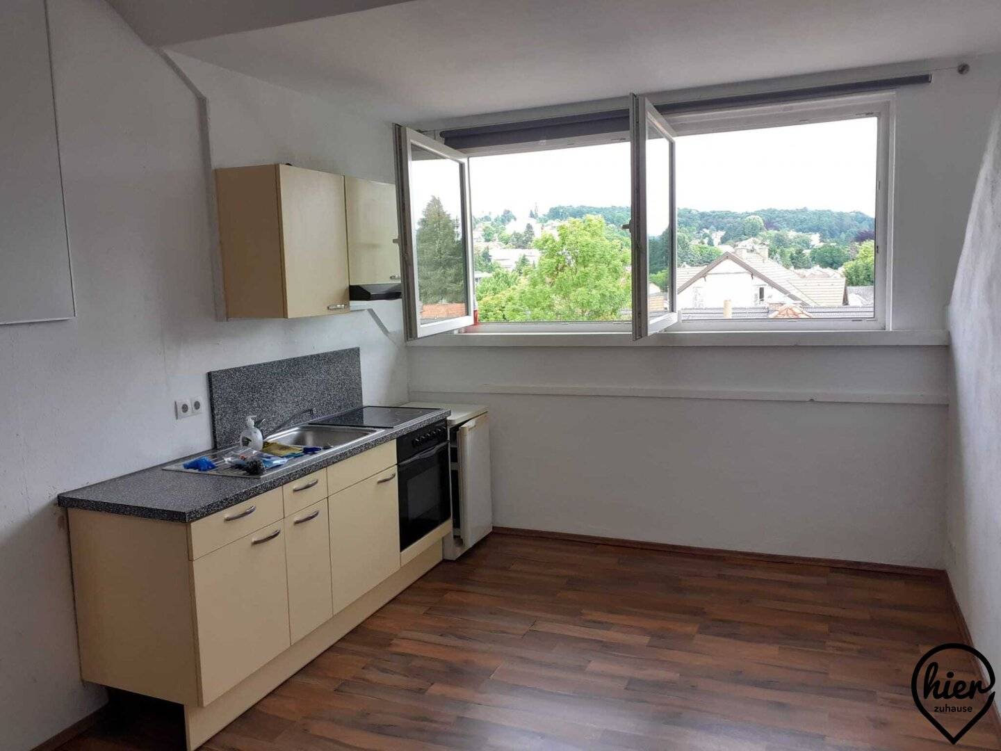 Dachgeschosswohnung ruhige Lage möblierte Wohnküche